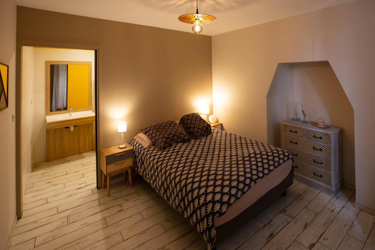 Au Bouchon Hotel Saint-Aigulin Buitenkant foto