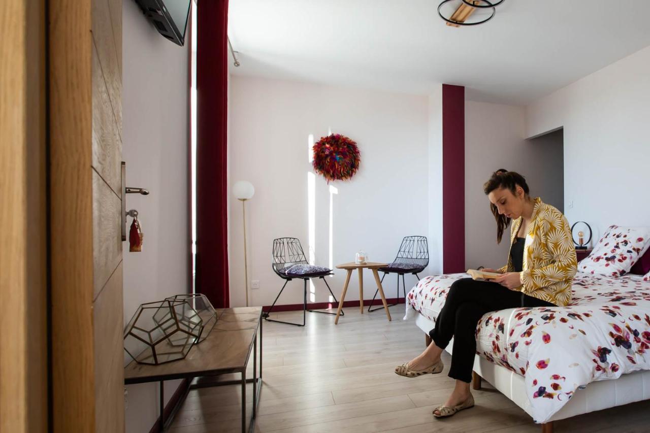 Au Bouchon Hotel Saint-Aigulin Buitenkant foto