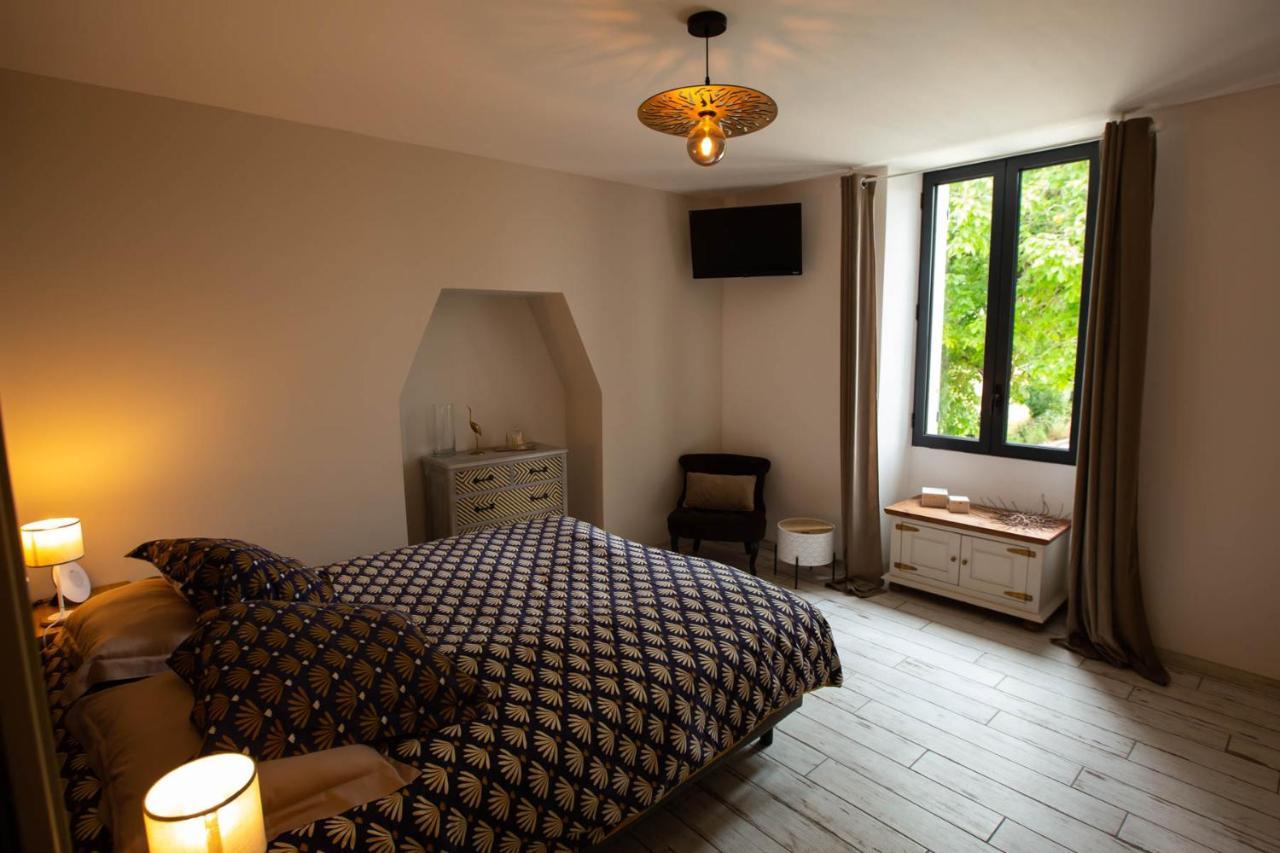 Au Bouchon Hotel Saint-Aigulin Buitenkant foto