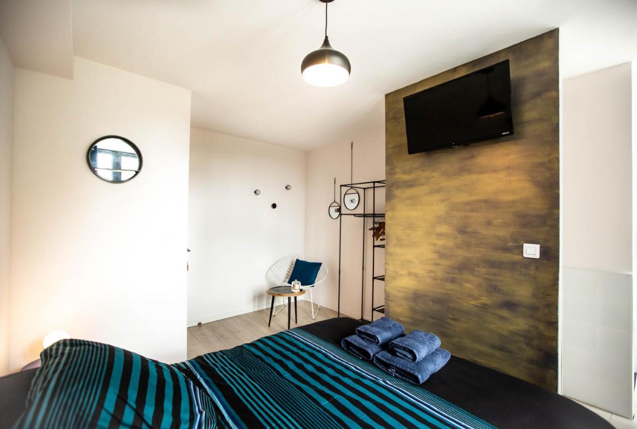 Au Bouchon Hotel Saint-Aigulin Buitenkant foto
