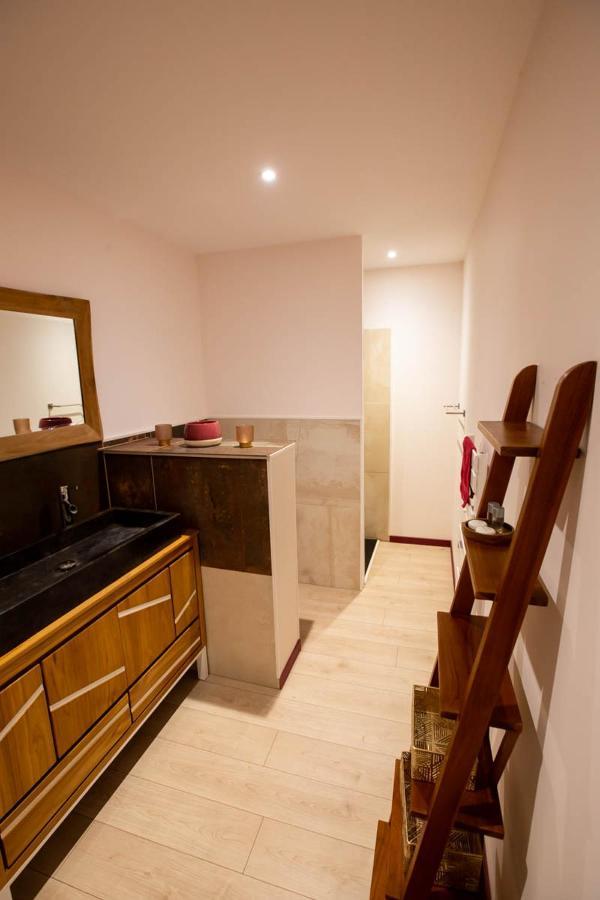 Au Bouchon Hotel Saint-Aigulin Buitenkant foto