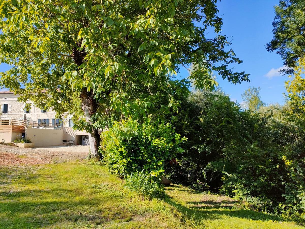 Au Bouchon Hotel Saint-Aigulin Buitenkant foto